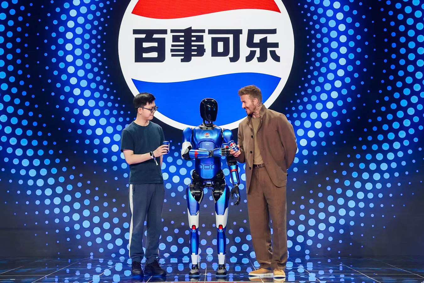 星空机器人携手百事中国共创“百事蓝宝” 共燃渴望新章